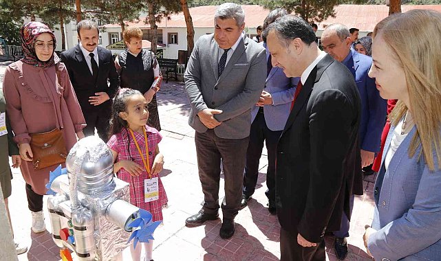Gümüşhane'de 4. Kodlama Şenliği'nde çocuklar projelerini sergiledi