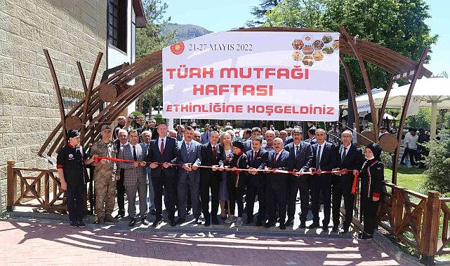 Gümüşhane'de eğitim gören yabancı uyruklu öğrenciler Türk yemeklerini çok sevdi