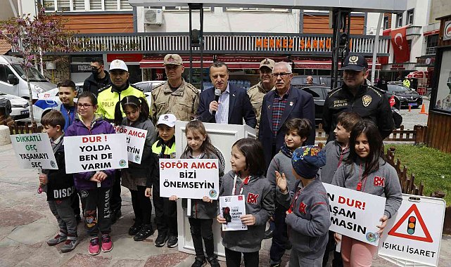 Gümüşhane'de "Yayalar İçin 5 Adımda Güvenli Trafik" uygulaması yapıldı