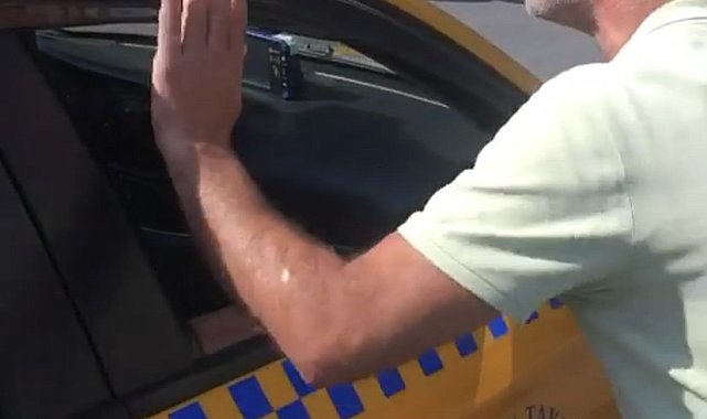 Güngören&#039;de yabancı uyruklu müşteriyi tercih eden taksici ile UKOME çalışanı tartıştı