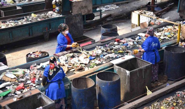 Günlük 40 ton atık ekonomiye kazandırılıyor