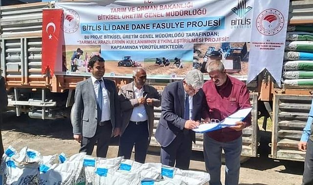 Güroymak'taki çiftçilere fasulye tohumu dağıtımı