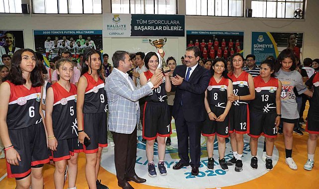 Haliliye'de 19 Mayıs turnuvasında kupalar sahiplerini buldu