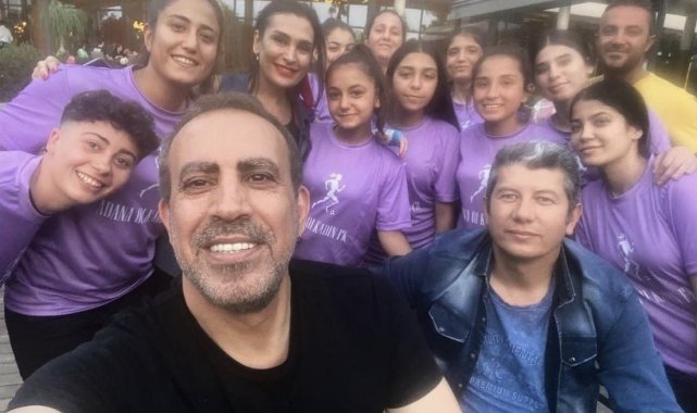 Haluk Levent, tarladan şampiyonluğa uzanan futbolcu kızlarla bir araya geldi
