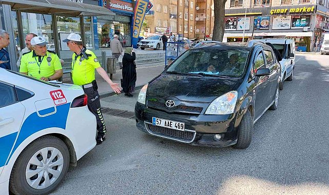 Hastaneye hasta götürürken kaza yaptı: 1 yaralı