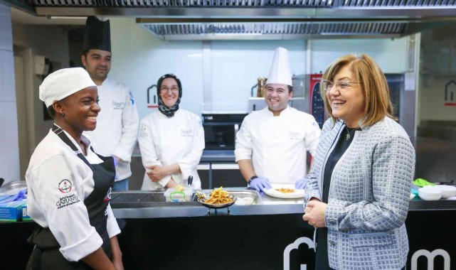 Hayran kaldığı lezzetler için eğitim alıyor