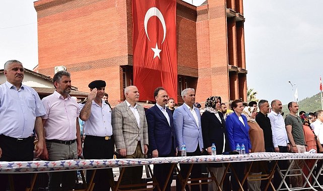 Hıdrellez programına halk yoğun ilgi gösterdi