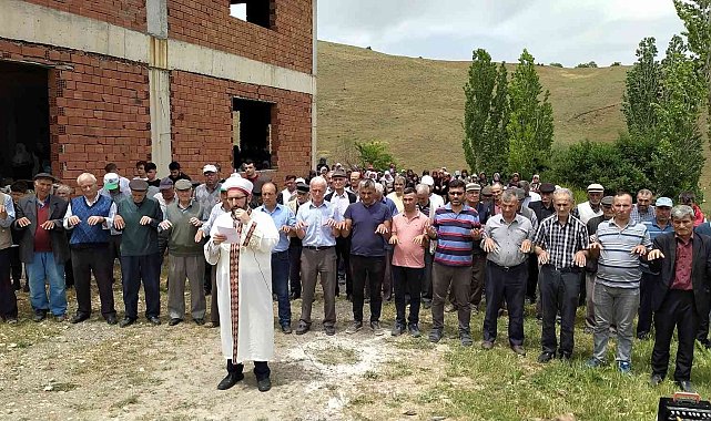 Hisarcık'ta köylüler yağmur duasına çıktı