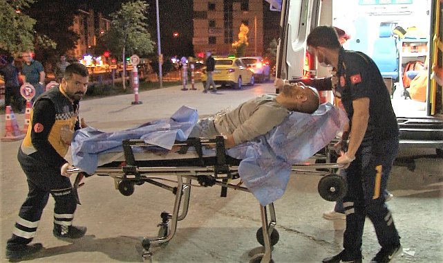 Husumetliler arasındaki sözlü tartışma silahlı kavgaya dönüştü: 1'i ağır, 5 yaralı