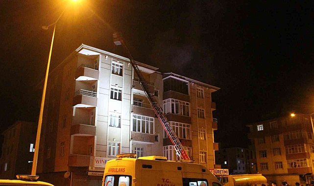 Iğdır&#039;da gecenin karanlığını alevler aydınlattı