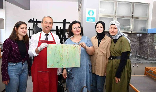 İl Milli Eğitim Müdürü Akbaş, Ebru Sanatı Sergisi&#039;nin açılışını yaptı