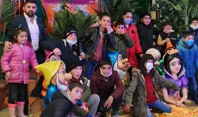 İş insanı taşra öğrencilerinin Ferit ağabeysi oldu