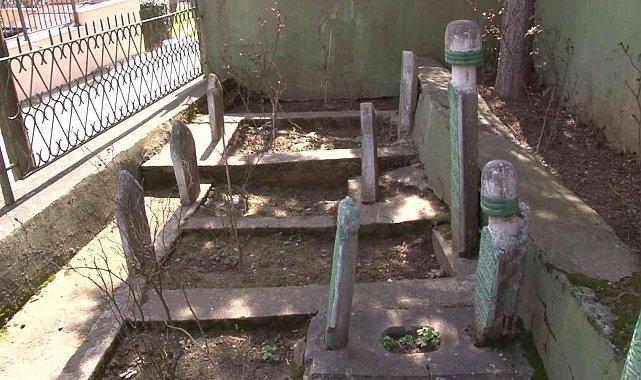 İstanbul'un fethine katılan Salih Dede'nin kabri harabeye döndü