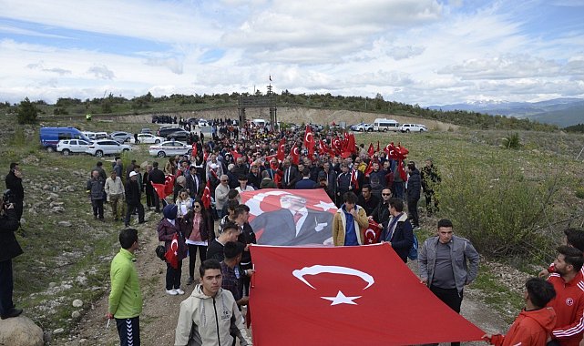 İstiklal Yolu'nda şehitlere saygı yürüyüşü