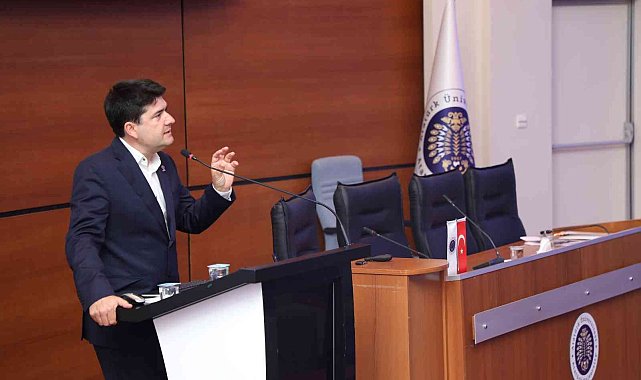 IUPAC Başkanı Javier Garcia Martinez öğrencilerle buluştu