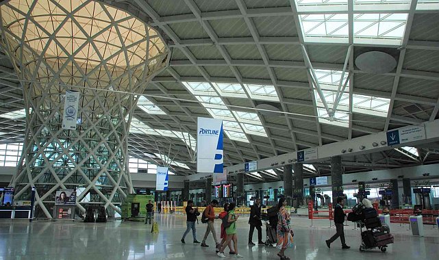 İzmir, direkt uçuşla uçuşa geçti