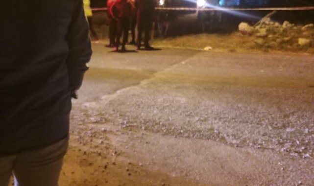 İzmir'de yoldan çıkarak kayaya çarpan sürücü hayatını kaybetti