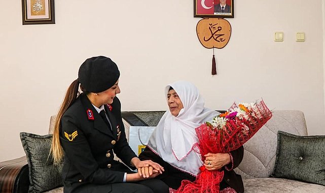 Jandarma, 'Anneler Günü'nde şehit annelerini unutmadı