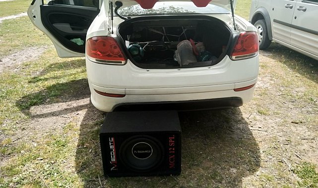 Jandarma abartı egzozlu ve ses sistemli araçlara ceza yağdırdı