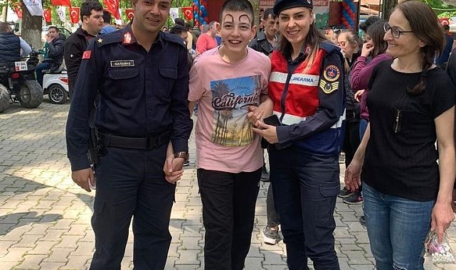 Jandarma ekipleri özel öğrencilerle birlikte eğlendi