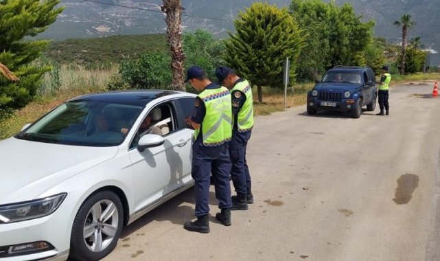 Jandarmadan emniyet kemeri denetimi