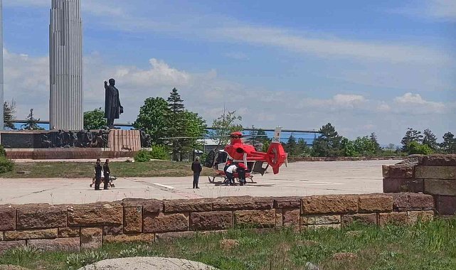 Kalp krizi geçiren hasta helikopterle sevk edildi