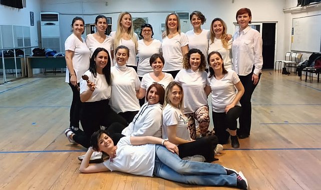 Kanseri yendi, ara verdiği halk danslarına yeniden başladı