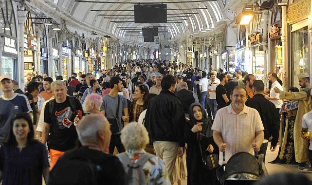 Kapalıçarşı'ya turist akını