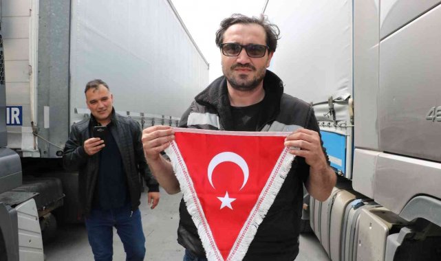 Kapıkule Sınır Kapısında tır sürücüleri, bayramı buruk geçiriyor