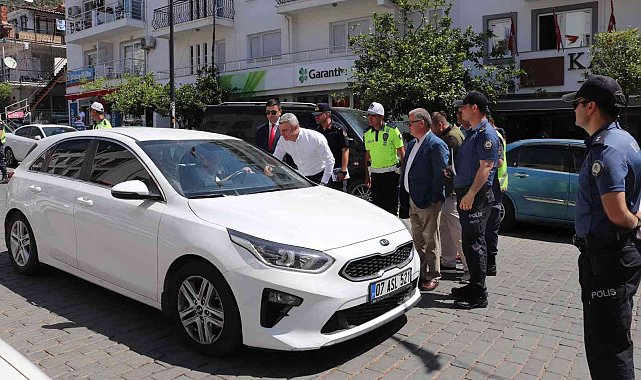 Kaş&#039;ta &quot;Yayalar için 5 adımda güvenli trafik&quot; uygulaması yapıldı