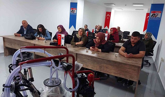 Kastamonu&#039;da çiftçilere süt sığırcılığında sağım hijyeni eğitimi