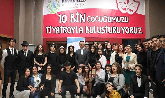 Kayapınar 1. Liseler Arası Tiyatro Şenliği coşkuyla sona erdi