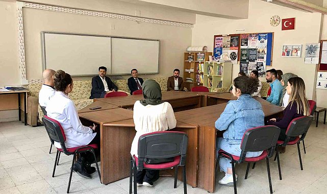 Kaymakam Kurt'tan öğrencilere kitap desteği