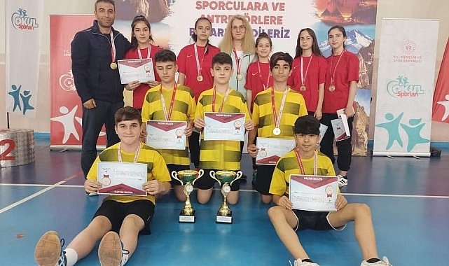 Kayseri Badminton takımları namağlup Türkiye Şampiyonası yolcusu