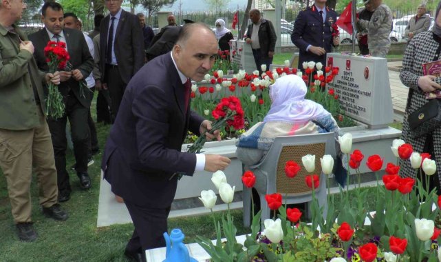 Kayseri protokolünden şehitliğe bayram ziyareti