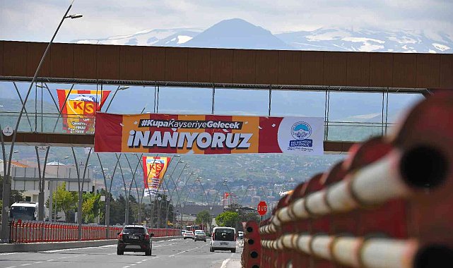 Kayseri&#039;de final maçı için pankartlar asıldı