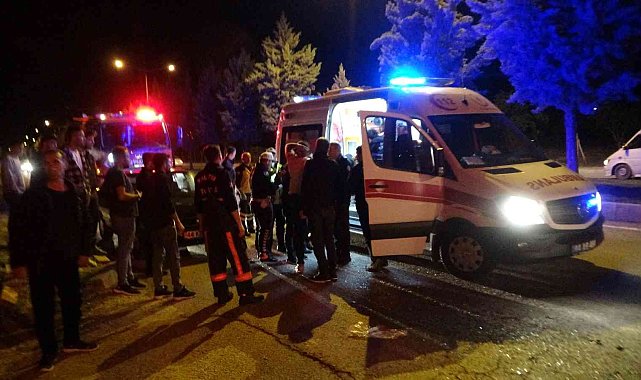 Kazada arkadaşı yaralanan sürücü ortalığı birbirine kattı