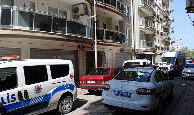 Kendisini almaya gelen polislere, bıçakla direndi
