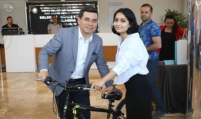 Kepez Belediyesi'nin 23 Nisan Resim Yarışması'nın ödülleri sahiplerini buldu