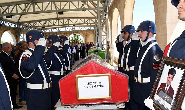 Kıbrıs Gazisi Aziz Çelik'e son yolculuğuna uğurlandı