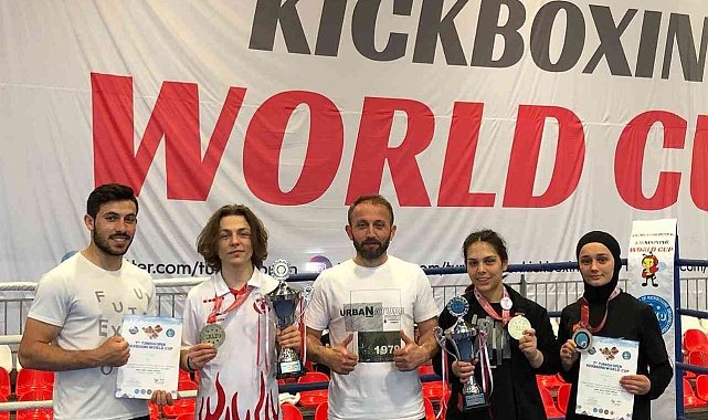 Kick Boks'ta 3 madalya