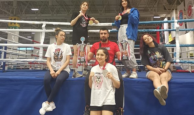 Kickboks Açık Dünya Kupası'na Aydınlı sporcular damga vurdu