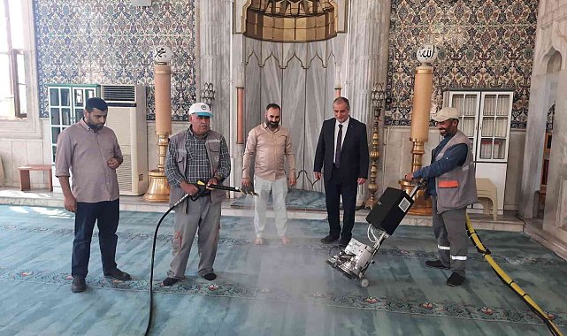 Kilis&#039;te 162 caminin halıları temizlendi