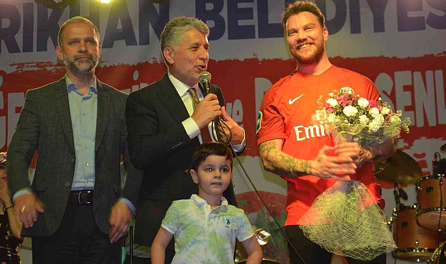 Kırıkhan&#039;da Sinan Akçıl coşkusu