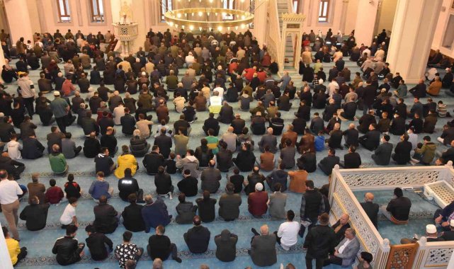 Kırıkkale'de bayram namazında camiler doldu