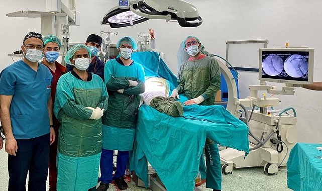 Kırılan leğen kemiğini 20 halkalık zincirle birleştirdiler