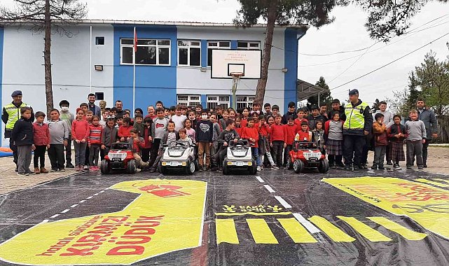 Kırsal mahalle çocuklarına trafik eğitimi