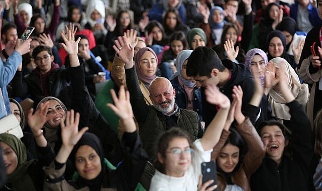 Kocasinanlı gençler, 19 Mayıs&#039;ı Kuşçu Marina&#039;da kutladı