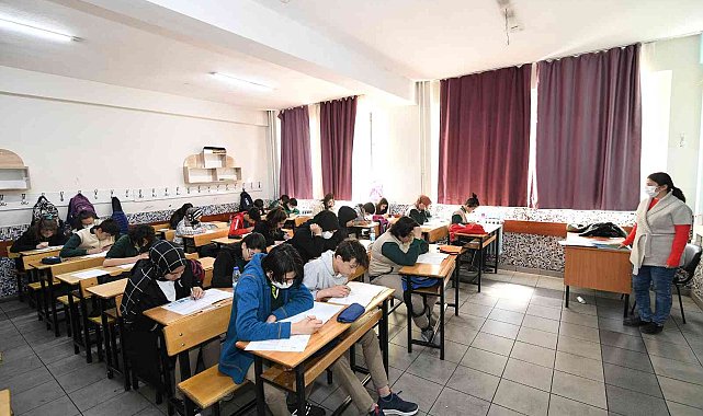 Konya Büyükşehir LGS ve TYT öğrencilerine sınav tecrübesi kazandırıyor