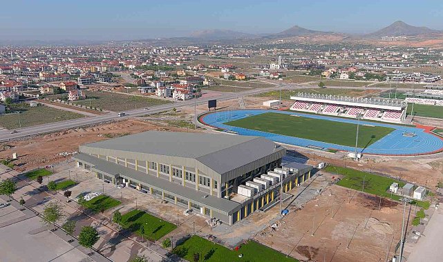 Konya'da olimpik yüzme havuzu ve atletizm pisti İslami Dayanışma Oyunları'na hazır